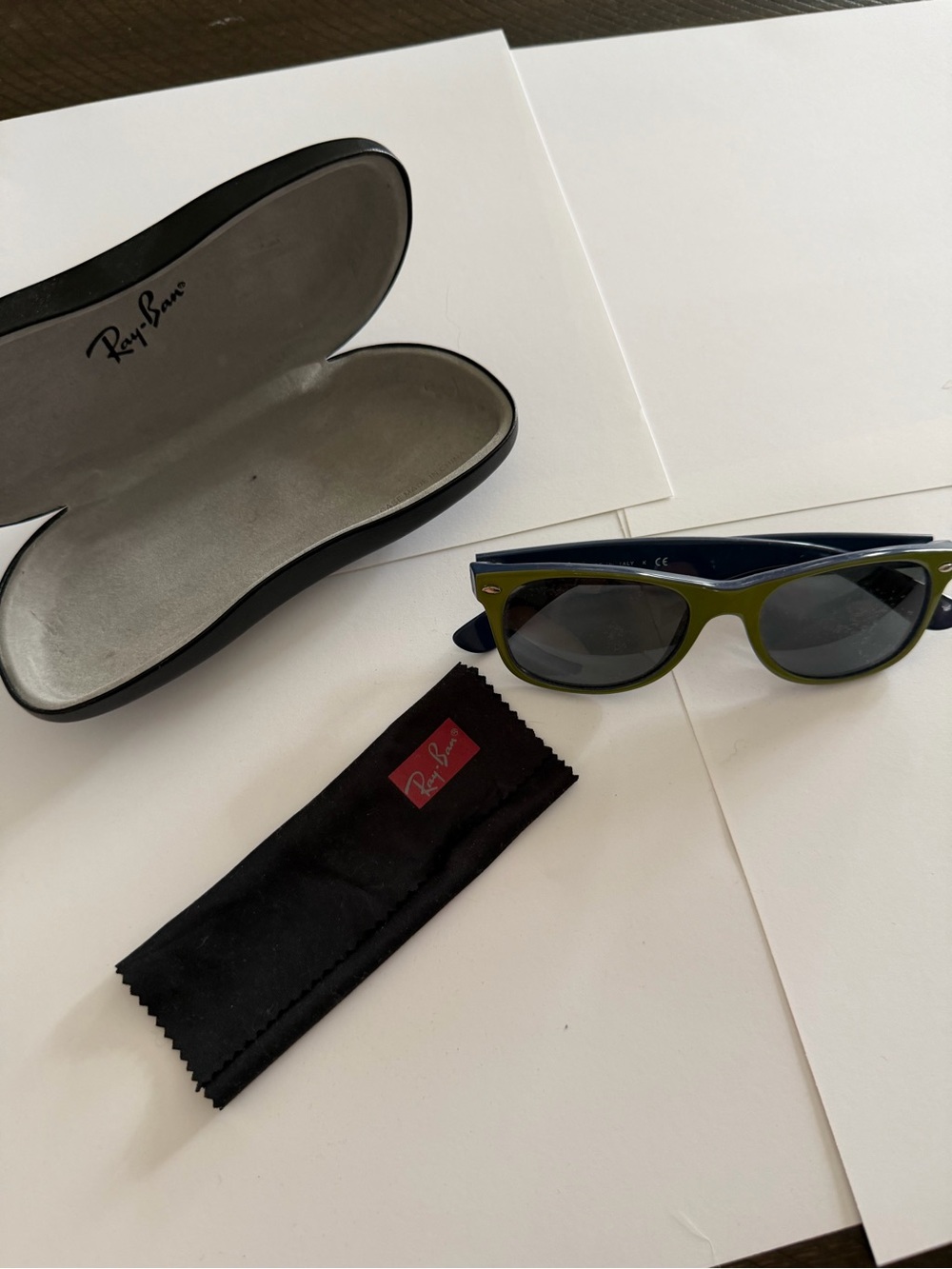 Ray-Ban RB 2132 New Wayfarer 791/32 Blue / Green Frames + Cloth